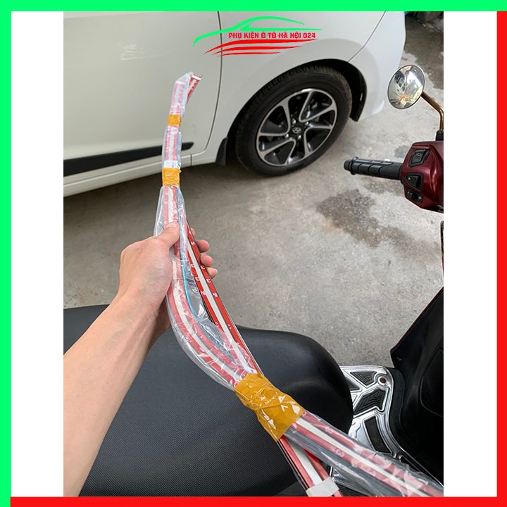 Bộ nẹp viền chân kính cong kính Hyundai i10 Hatchback 2014-2021 Inox sáng bóng chuẩn form xe