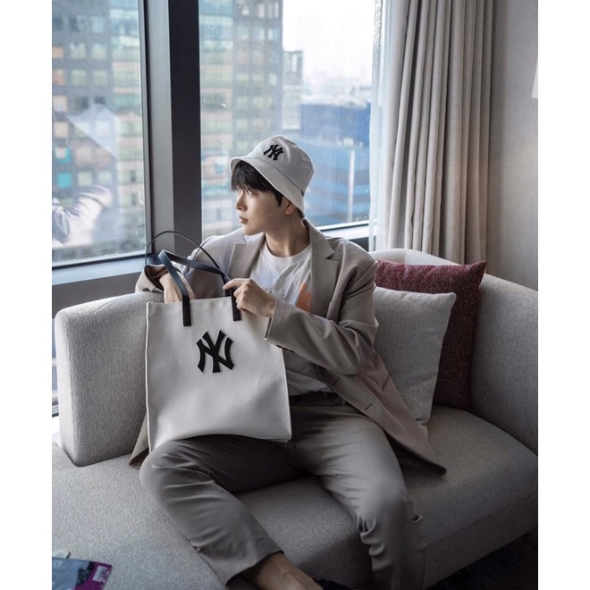 Túi Tote Chất Vải Thô Thêu Logo Trắng/Đen