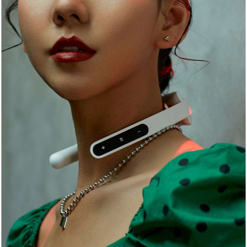 Máy Massage Cổ Và Vai Gáy 2 Điện Cực Làm Nóng Chế Độ Thư Giãn Có 5 Chế Độ Massage Với 15 Cấp Độ Điều Chỉnh Xung Lực PGG