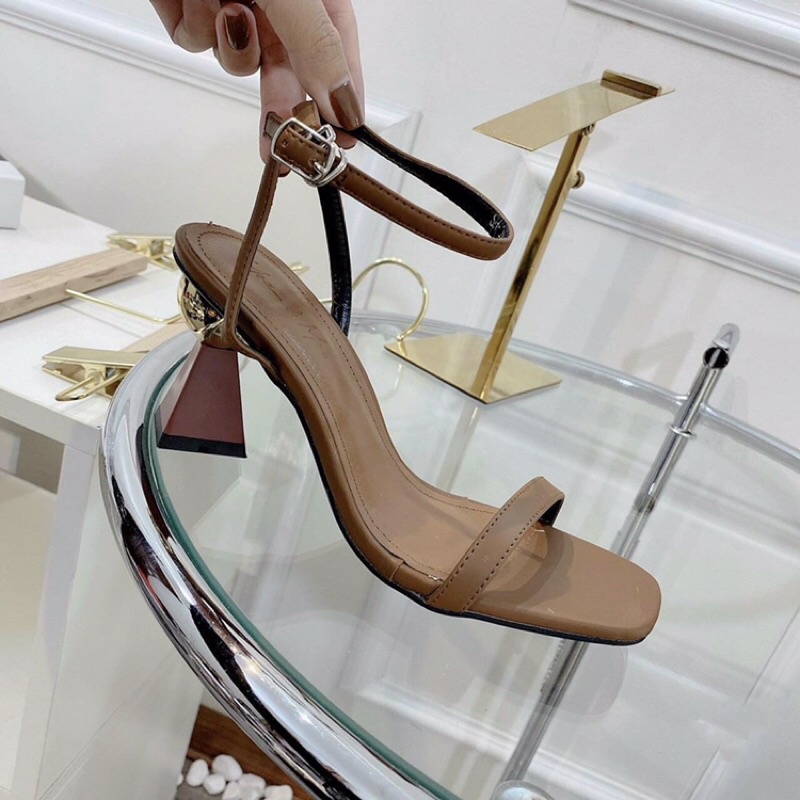 Sandals cao gót đế có hình tròn