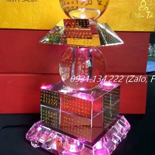 Tháp xá lợi có đế đèn Led đổi màu