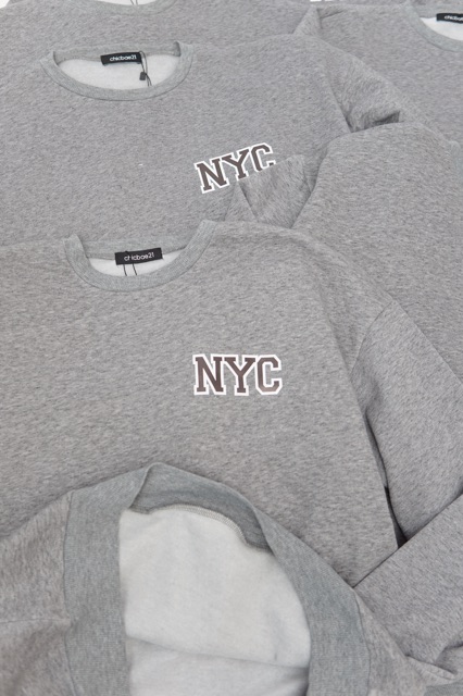 Áo nỉ bông màu xám dáng dài in chữ NYC | BigBuy360 - bigbuy360.vn