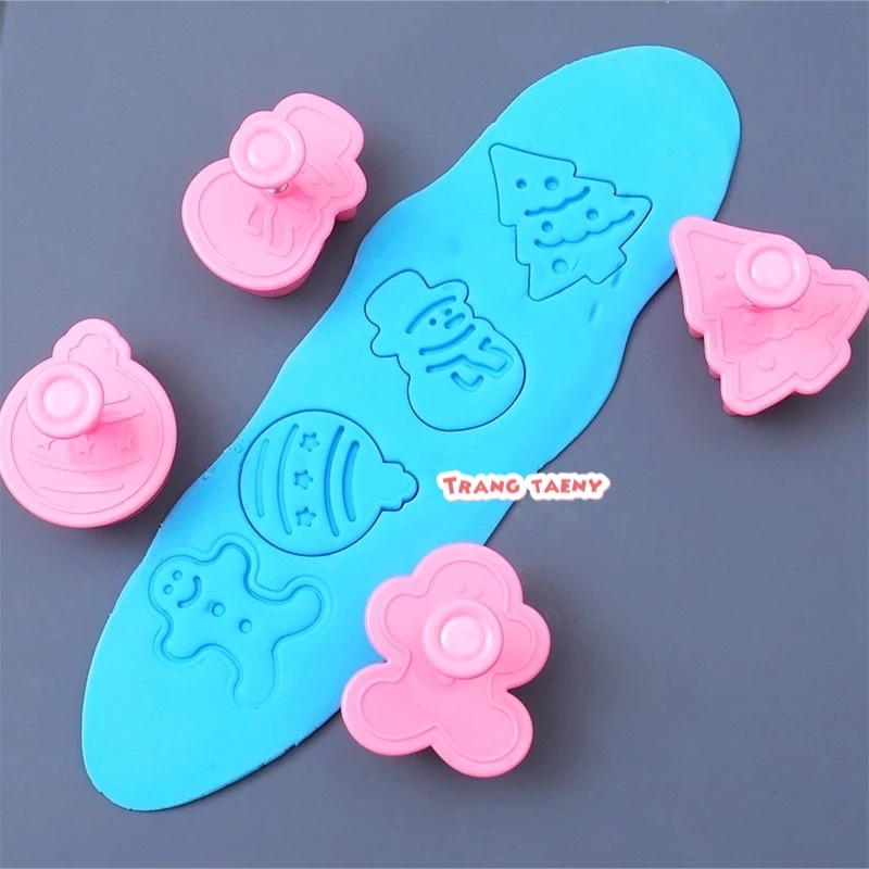 Bộ 4 cutter nhựa nhấn bánh quy hình Noel