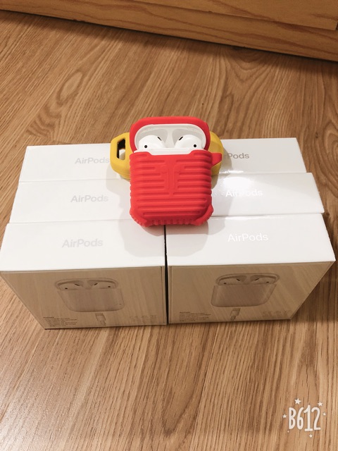 Tai Nghe AirPods 2 bản sạc dây chính hãng apple tặng kèm case silicon hoặc case trong suốt | BigBuy360 - bigbuy360.vn