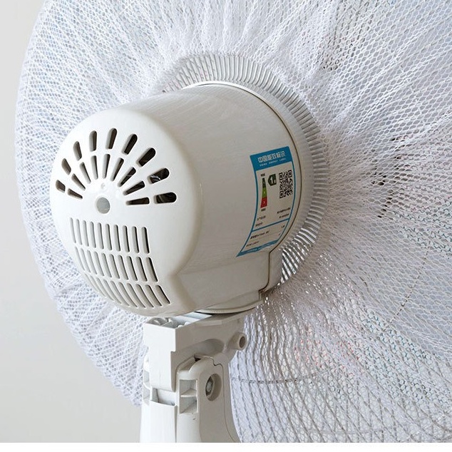 Lưới an toàn bọc quạt cho bé khỏi chấn thương họa tiết ngộ nghĩnh