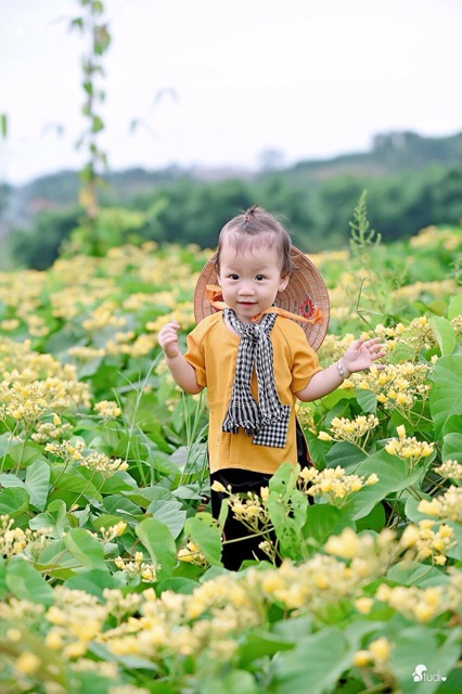Áo bà ba màu vàng cho bé
