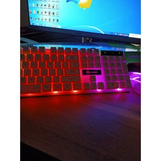 Bàn phím có dây, giả cơ có led đổi 3 màu tự động. Bh 1 tháng lỗi 1 đổi 1