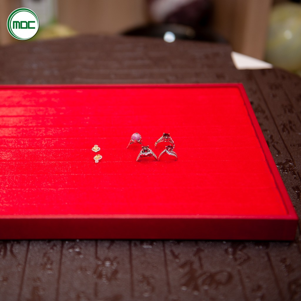 CHUYÊN SỈ_khay nhung trưng bày nhẫn màu đỏ màu đen màu trắng size 24 x 16 x 3cm (không nắp)