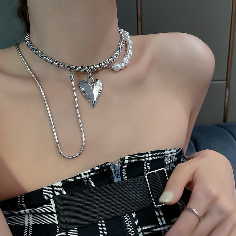 Dây chuyền kim loại mặt hình trái tim phối ngọc trai sang trọng