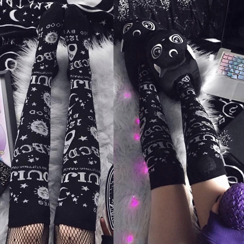 Vớ cổ cao in họa tiết mặt trăng ngôi sao phong cách gothic dễ thương cho nữ