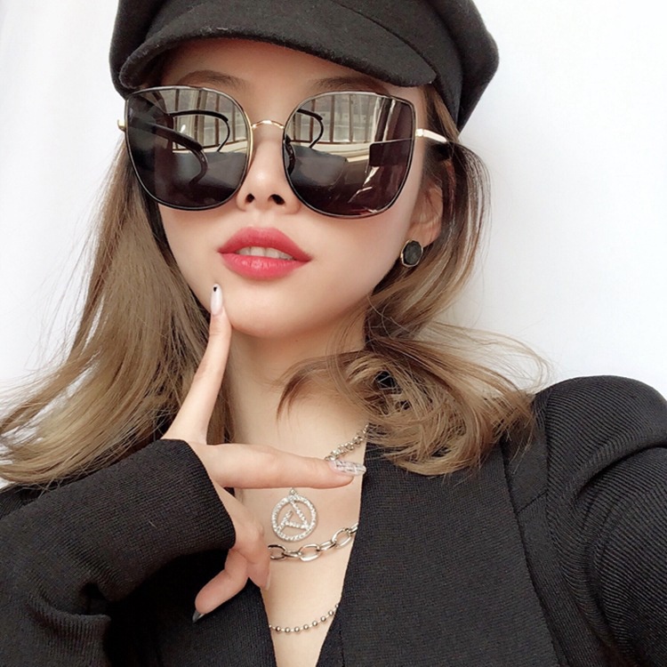 Kính Mát Gọng Vuông Chống Tia UV Thời Trang Dành Cho Nữ