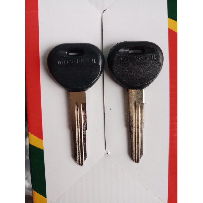 Phôi chìa khoá xe MITSUBISHI rảnh trái