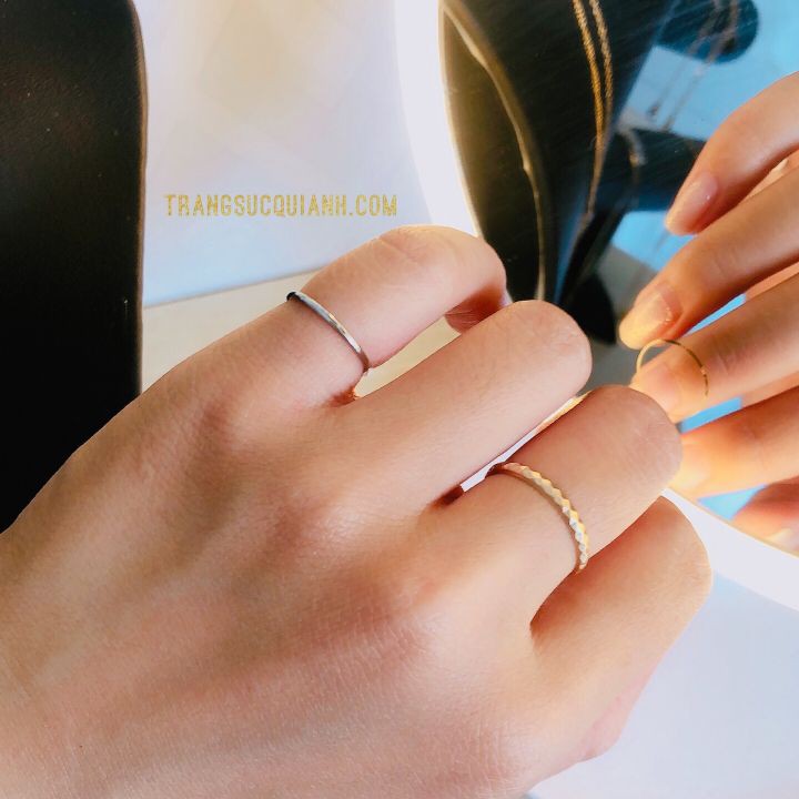 Nhẫn Titan Đeo Ngón Út Bản Tròn Siêu Dễ Thương