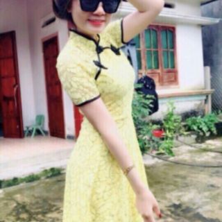 Đầm ren hai lớp cổ tàu