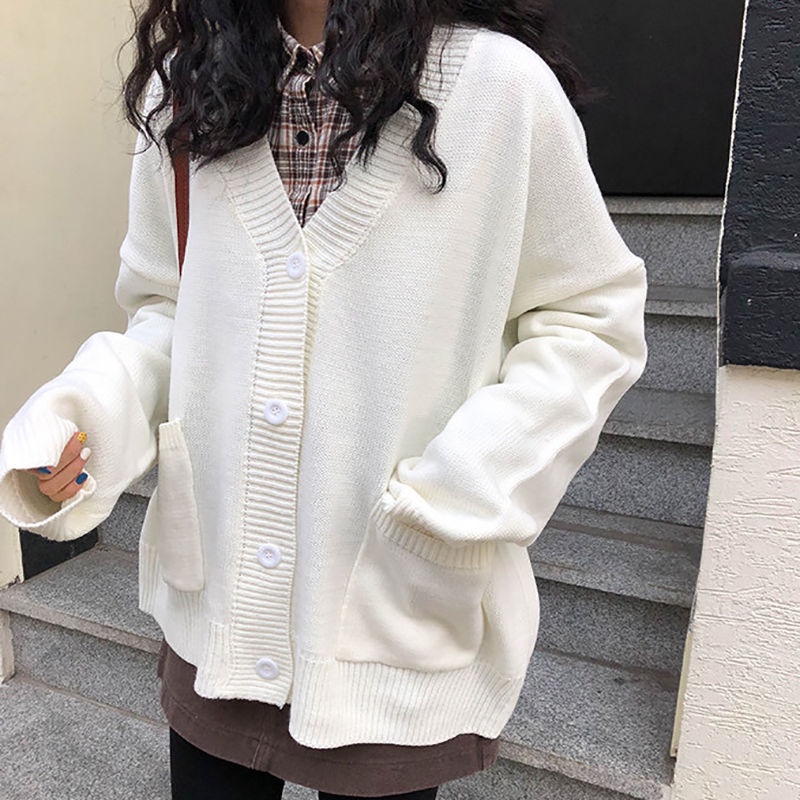 Áo khoác cardigan dệt kim cổ chữ V dáng rộng dài vừa phải đính nút màu đỏ cho phụ nữ lớn tuổi
