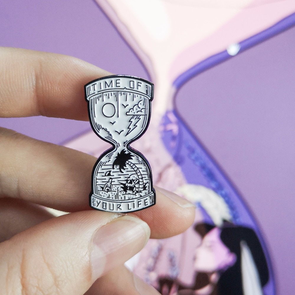 Ghim Cài Áo Hình Đồng Hồ Cát Màu Trắng Đen Phong Cách Punk Đơn Giản Thích Hợp Làm Quà Tặng Cho Bạn Bè