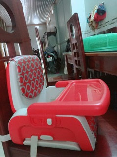 Ghế ănh dặm chicco
