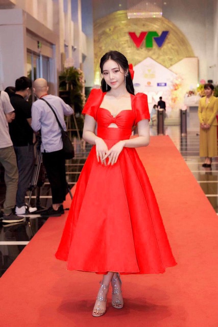 ẢNH VÀ VIDEO thật 1000% ĐẦM XOÈ TAY PHỒNG KHOÉT NGỰC _KÈM NƠ CÁI TÓC