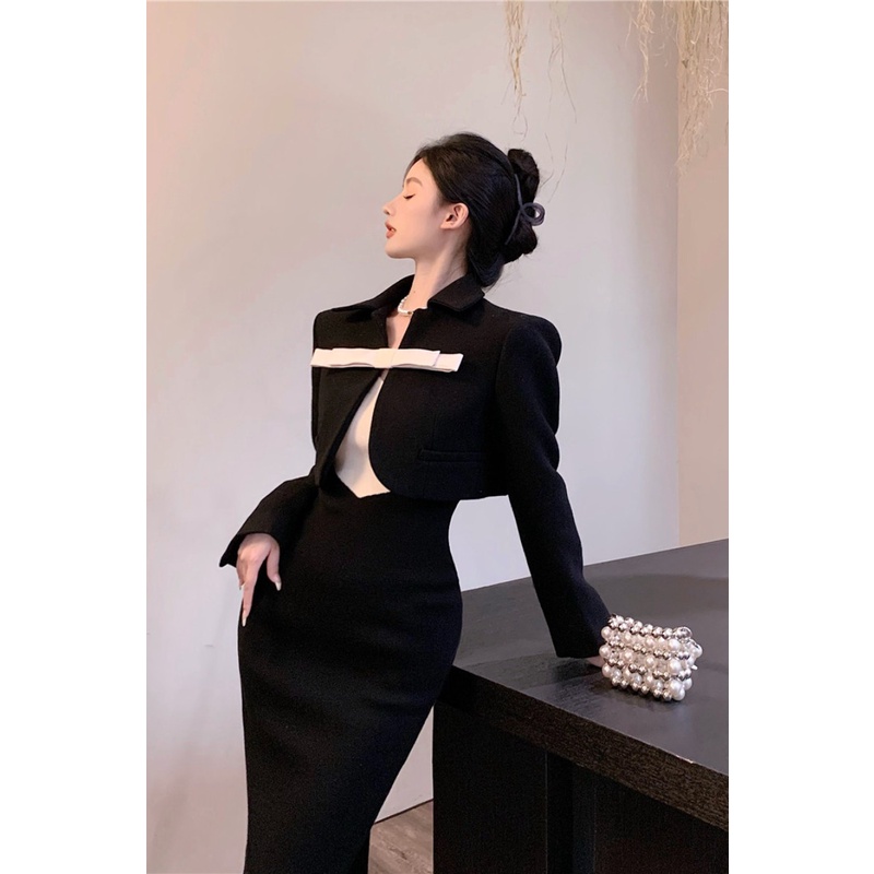 Autumn New Design High-end long-sleeved coat knitted suspender dress two-piece set