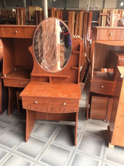 Bàn trang điểm giá rẻ
