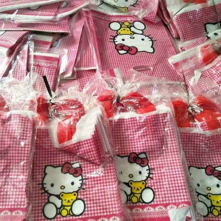 Set 50 túi nhựa đựng quà sinh nhật 30x32cm có tay cầm mềm mại hình Hello Kitty