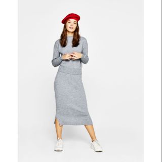 Chân váy len midi Bershka