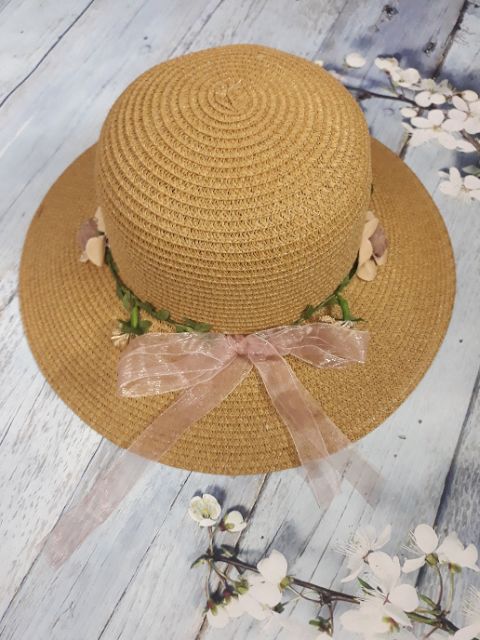 Mũ tiểu thư đội tôn dáng