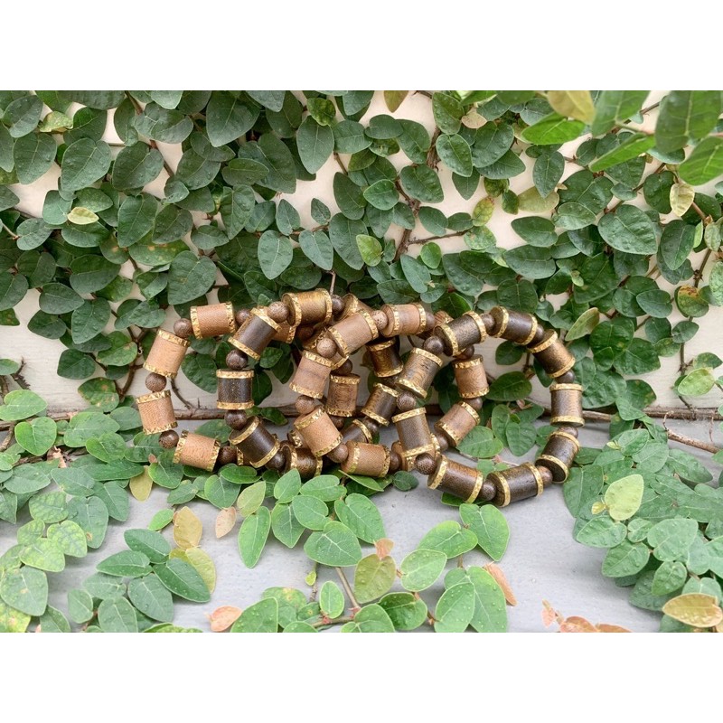 Vòng tay trầm hương thiên nhiên trúc 10-12li nam nữ bọc vàng 2 đầu kèm bi vàng sang trọng