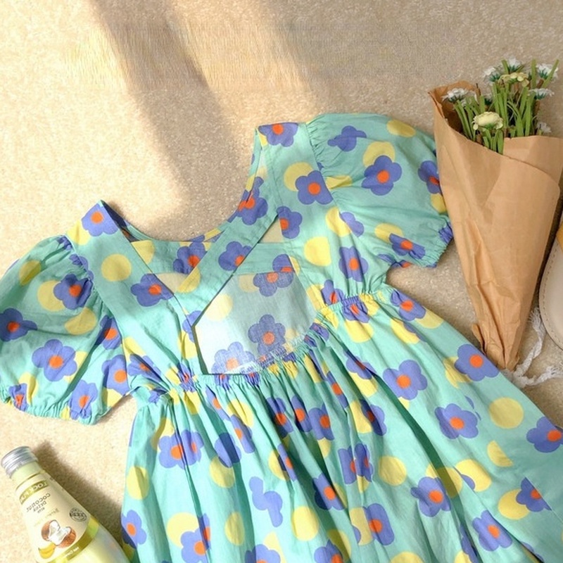 Váy  họa tiết hoa ngắn tay thiết kế hở lưng thời trang cho trẻ em 1-6 tuổi