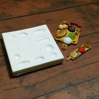 Khuôn nặn đồ ăn bằng đất sét dùng cho nhà búp bê dollhouse