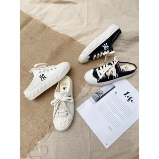 Sục thể thao ny 2 màu đen & trắng