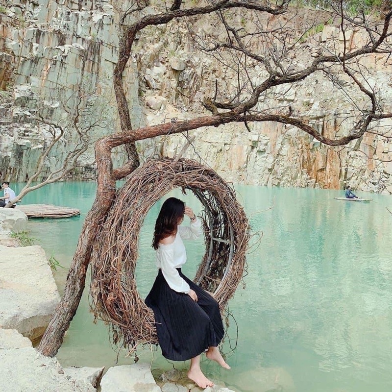 Chân váy sếp ly dài