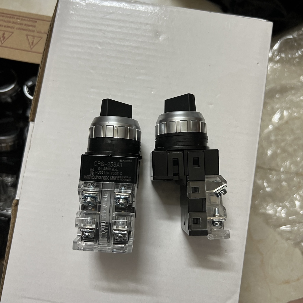 Công Tắc Xoay Phi 25 2 Vị Trí, 3 Vị Trí HanYoung CRS-252A1, CRS-253A1
