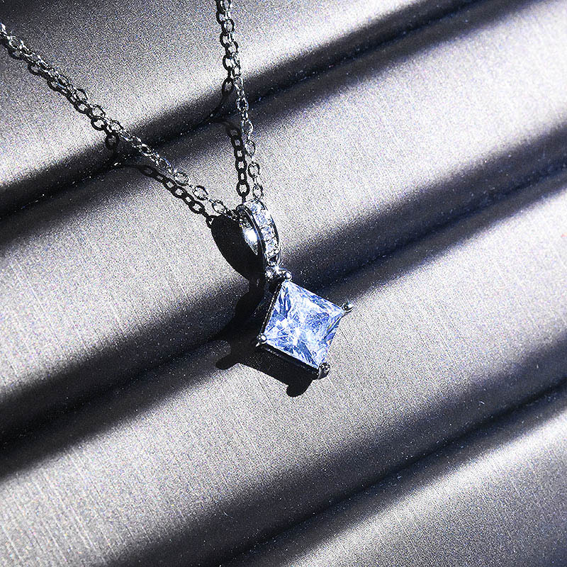 Vòng cổ/ mặt dây chuyền hình vuông đính đá pha lê nhân tạo nhập khẩu Mỹ cho nữ