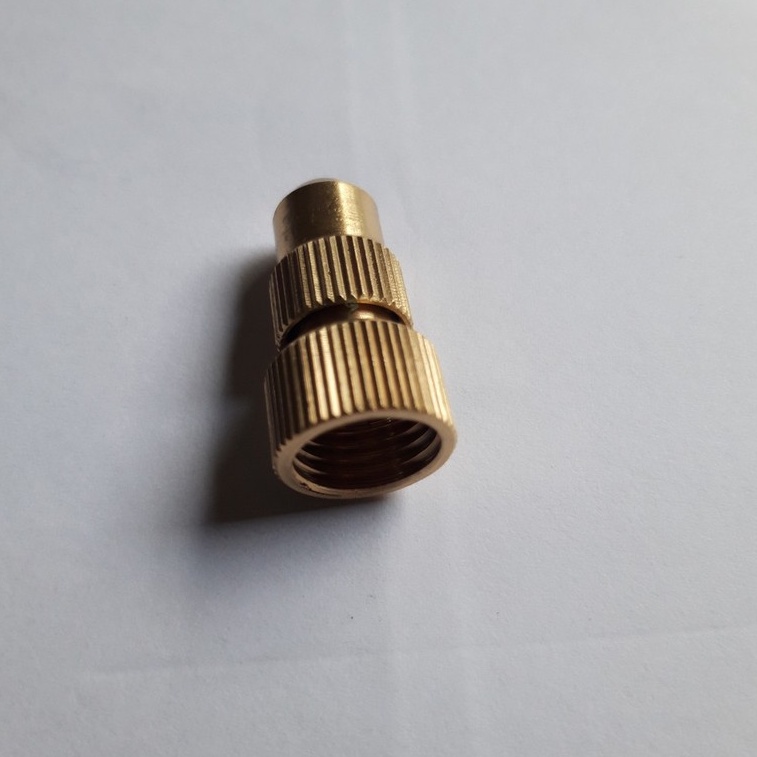 Béc có thể điều chỉnh kiểu phun dùng tưới cây, rửa xe, rửa máy lạnh