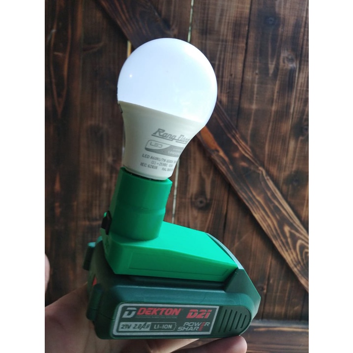 Đèn led E27 thắp sáng dùng pin Dekton D21