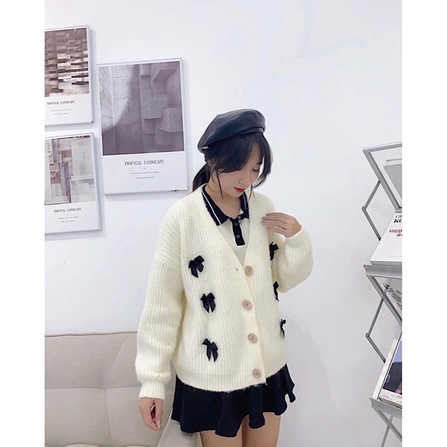 Áo Cadigan cài 3 nơ họa tiết màu đen | BigBuy360 - bigbuy360.vn