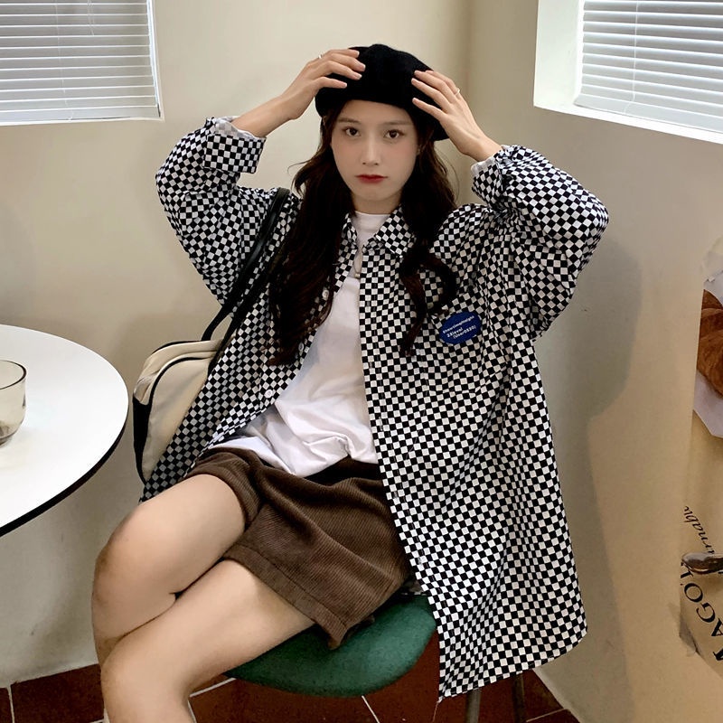Áo Sơ Mi Nữ Dài Tay Dáng Rộng Họa Tiết Caro Trắng Đen Phong Cách Retro