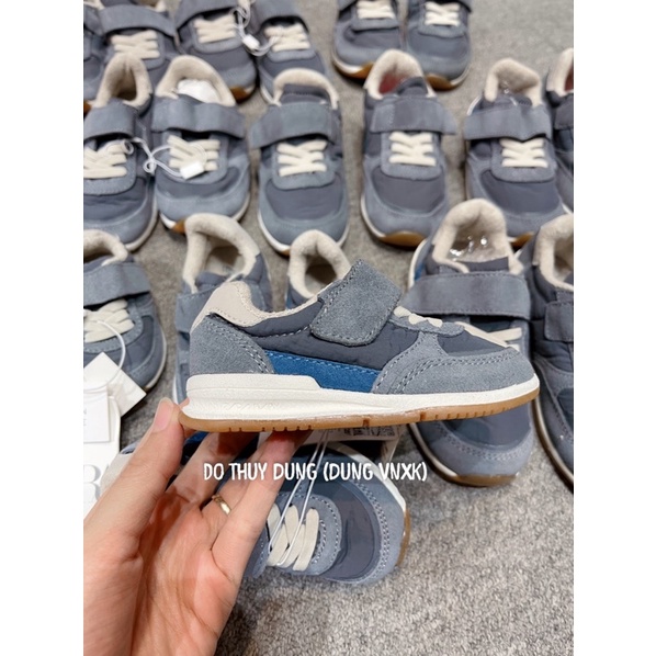 Giầy thể thao bé trai