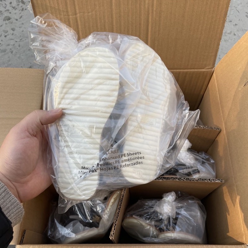 Sandal bé gái C&amp;J  Chiến binh quai da đế cao su xuất dư 0722