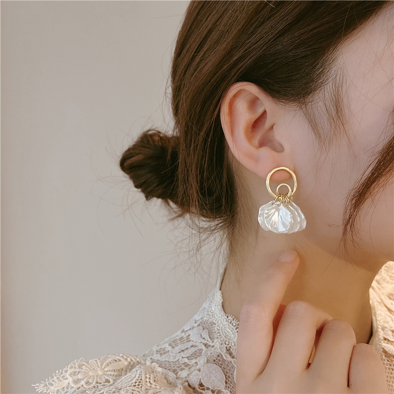 Bông Tai Hình Cánh Hoa Màu Trắng Thanh Lịch Phong Cách Hàn Quốc Cho Nữ