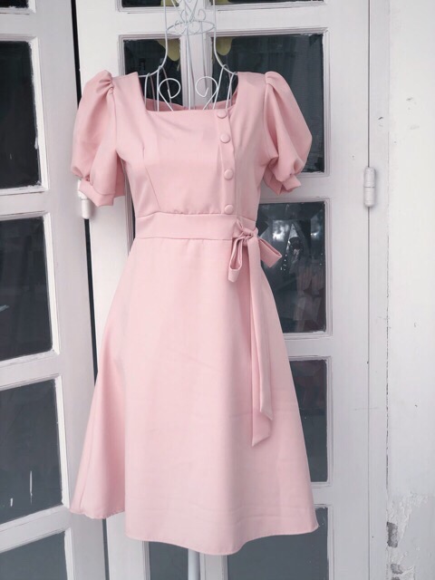 Đầm hồng cổ vuông nút bọc xt | BigBuy360 - bigbuy360.vn