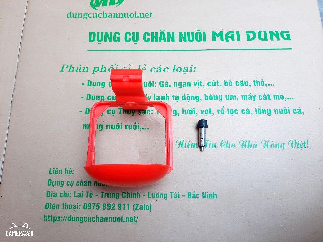 Máng uống tự động cho gà vịt dạng núm