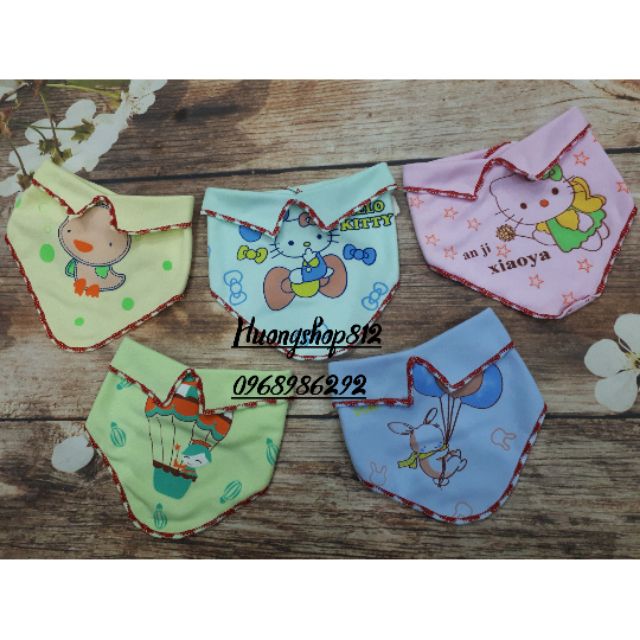 Yếm tam giác cổ đức cotton 2 lớp có cúc chỉnh cho bé