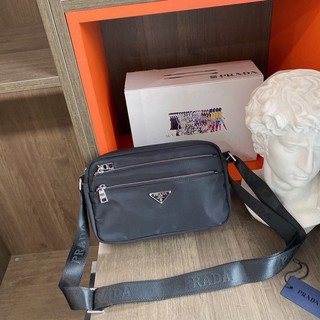 Túi đeo chéo nam Prada- cao cấp Au nhập khẩu new fullbox