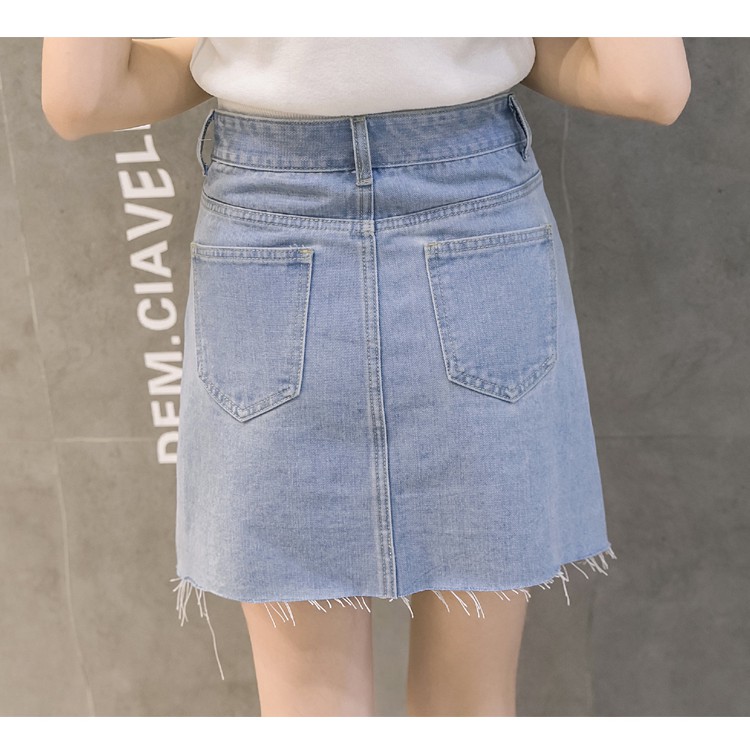 Chân váy jean thêu hoa anh đào BERI | BigBuy360 - bigbuy360.vn