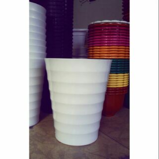Chậu trắng đk 24cm cao 30cm