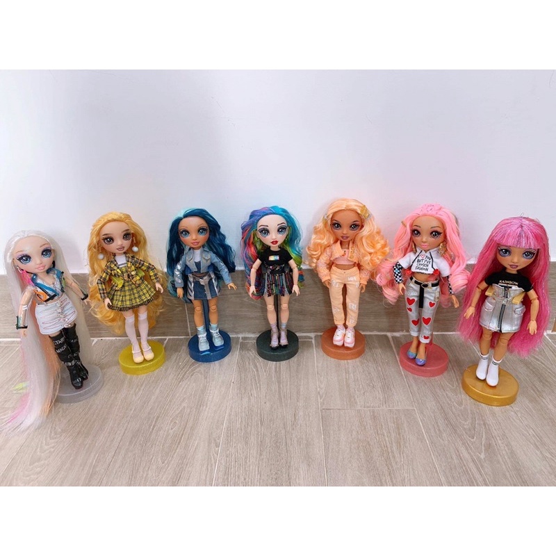 Búp bê Rainbow High