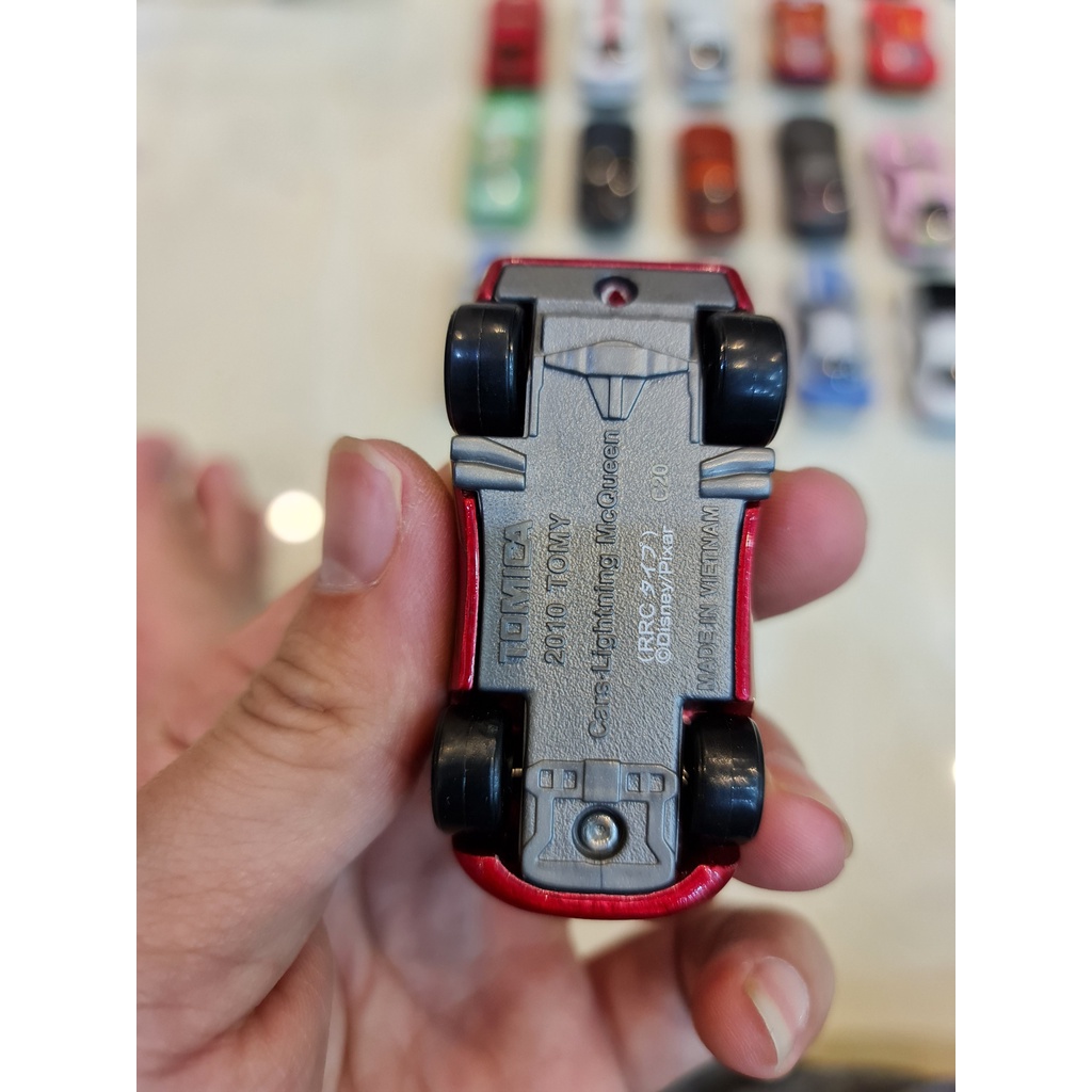 CHÍNH HÃNG Xe mô hình đồ chơi oto ô tô sắt cars Tomica MCQUEEN Lamborghini Toyota Ferrari cho trẻ đồ chơi Nhật Bản VNXK