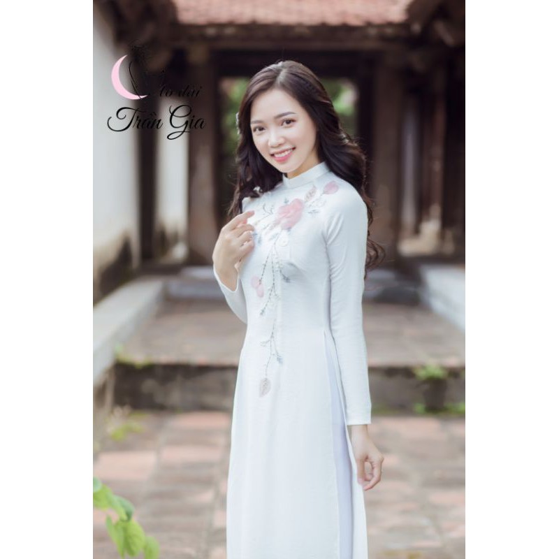 Áo dài thêu tay